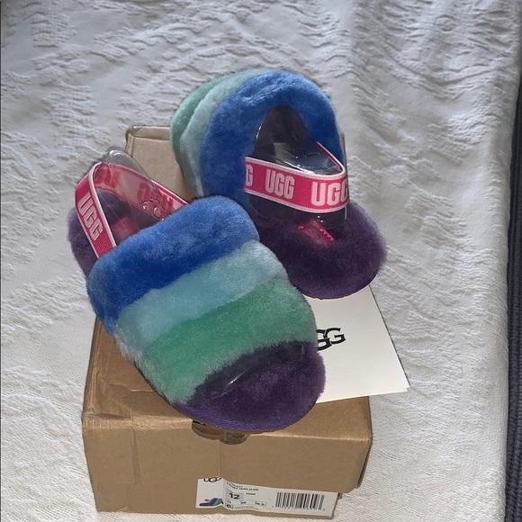 BNWT UGG Multicolor Fluffy Slippers - Picture 4 of 6